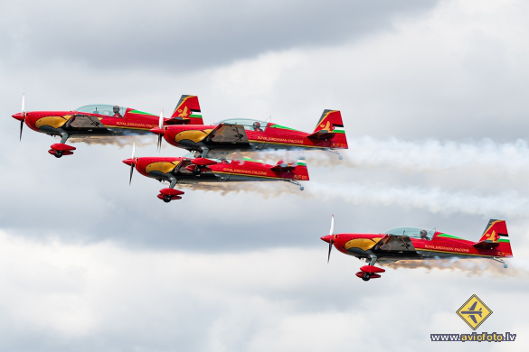 Extra EA-300LX